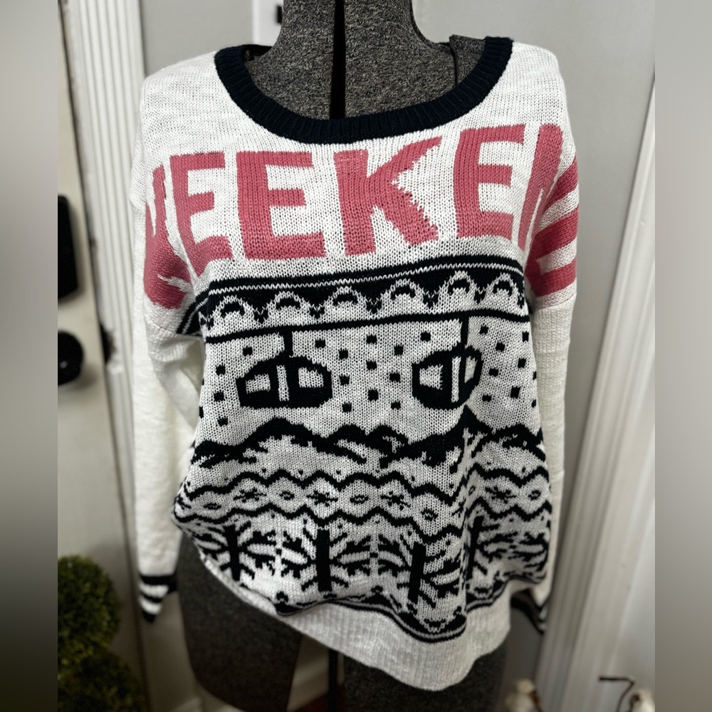 Women’s Simply Southern Weekend Lightweight Sweater size S/M